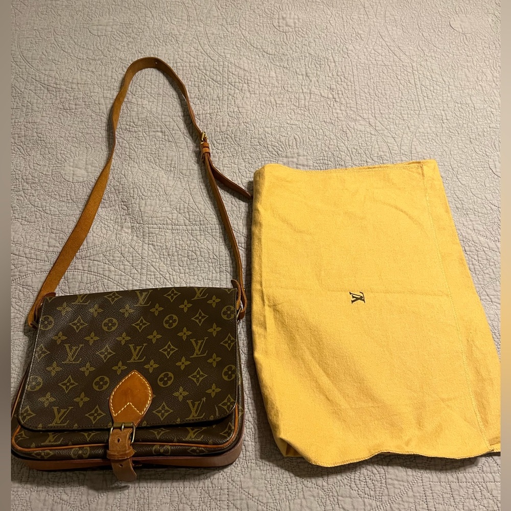 Louis Vuitton AUTHENTIC Cartouchiere Bag